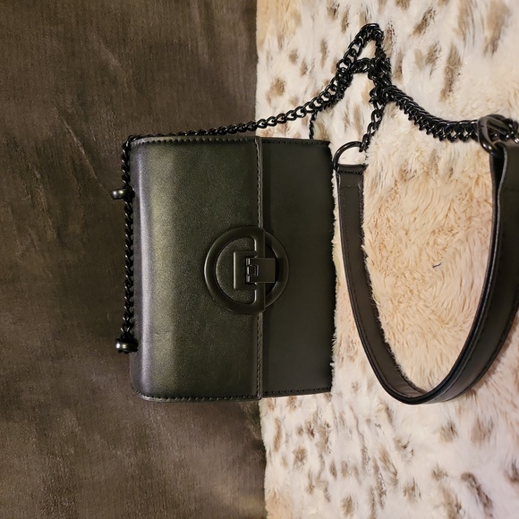 Fashion Handbag Black Vegan Leather Crossbody NWOT - Picture 1 of 8